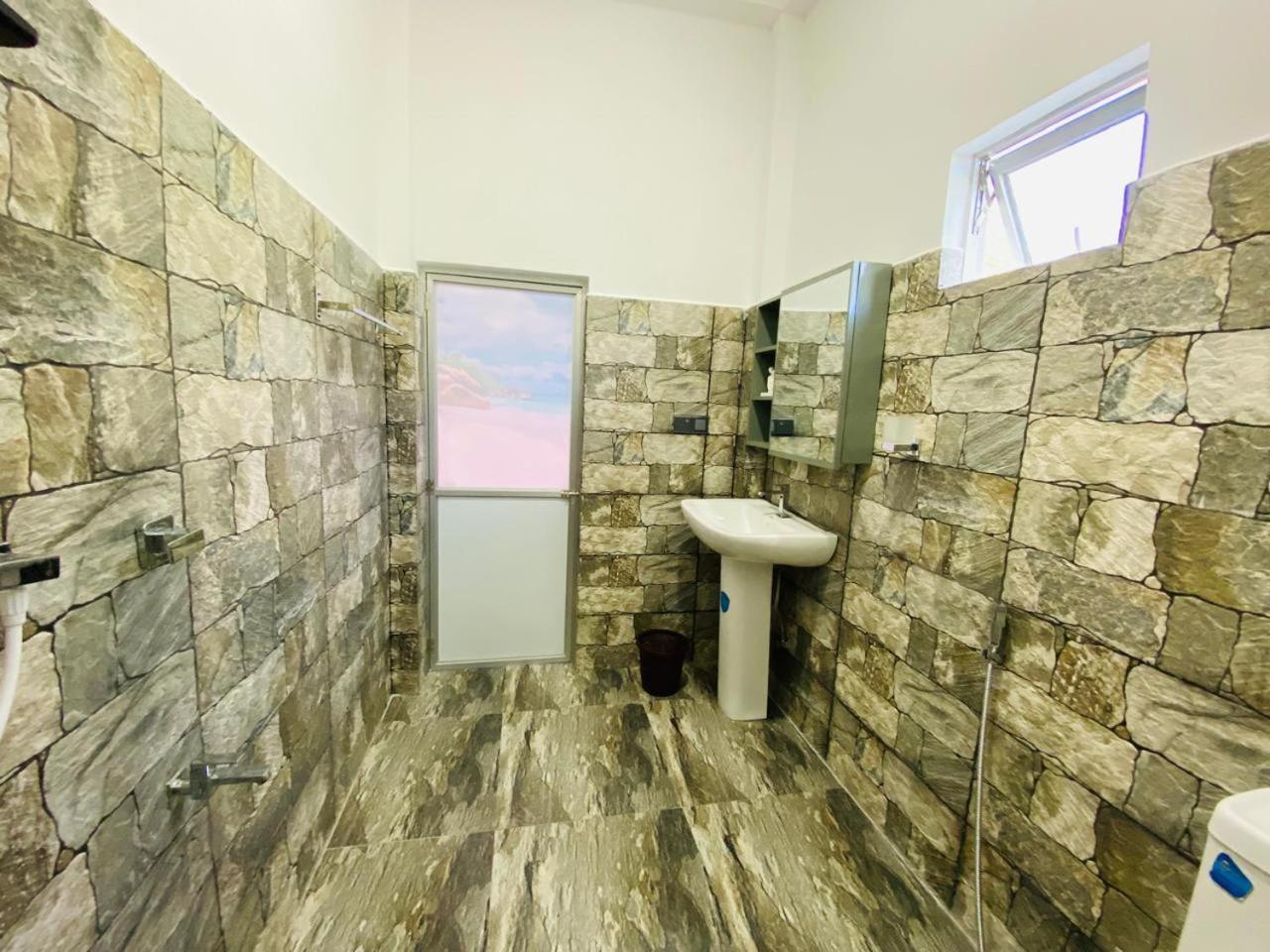 The Wave'S Guest House 미리사 외부 사진